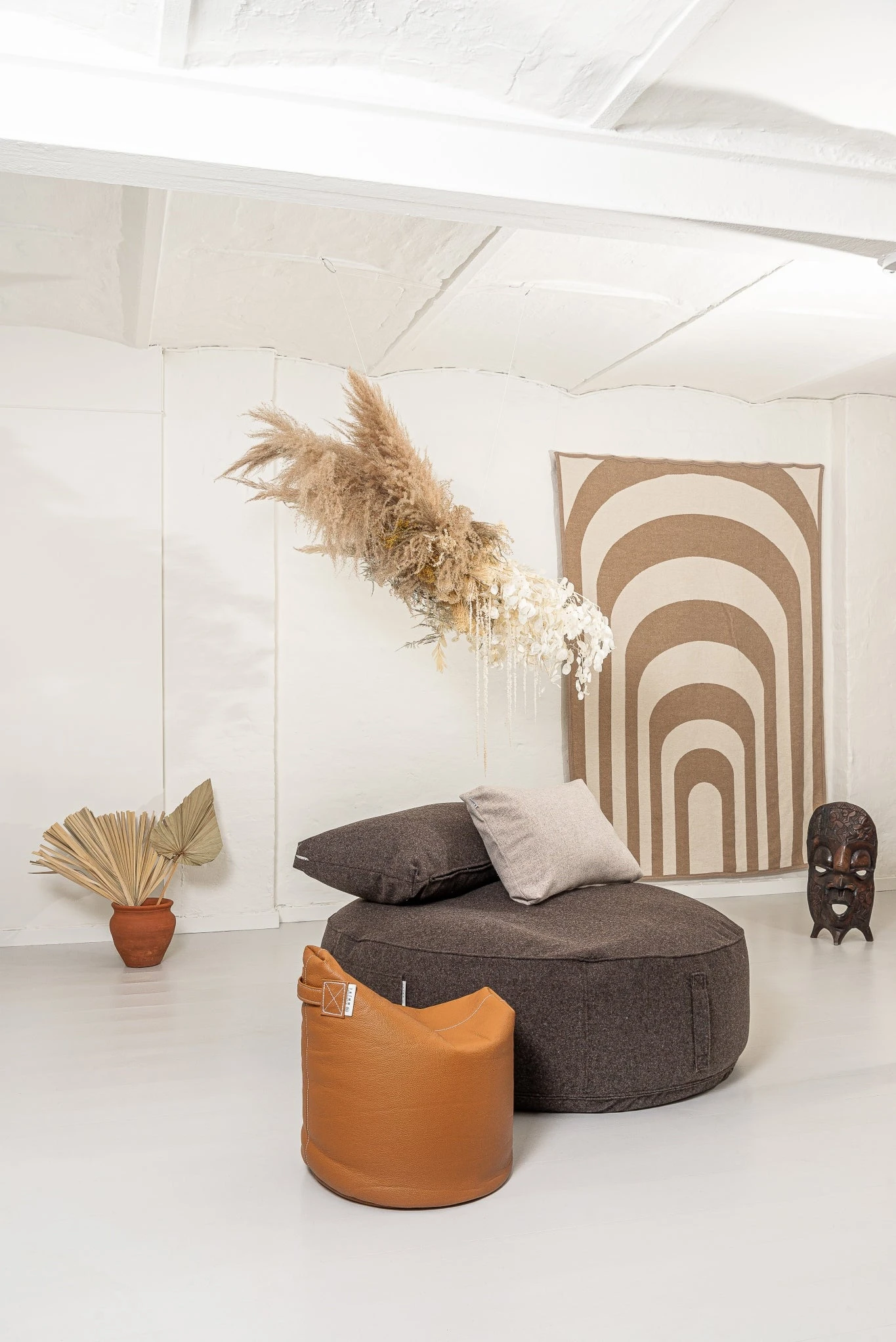 Full Moon Pouf Wool 6 Full Moon Pouf Wool - Image 6