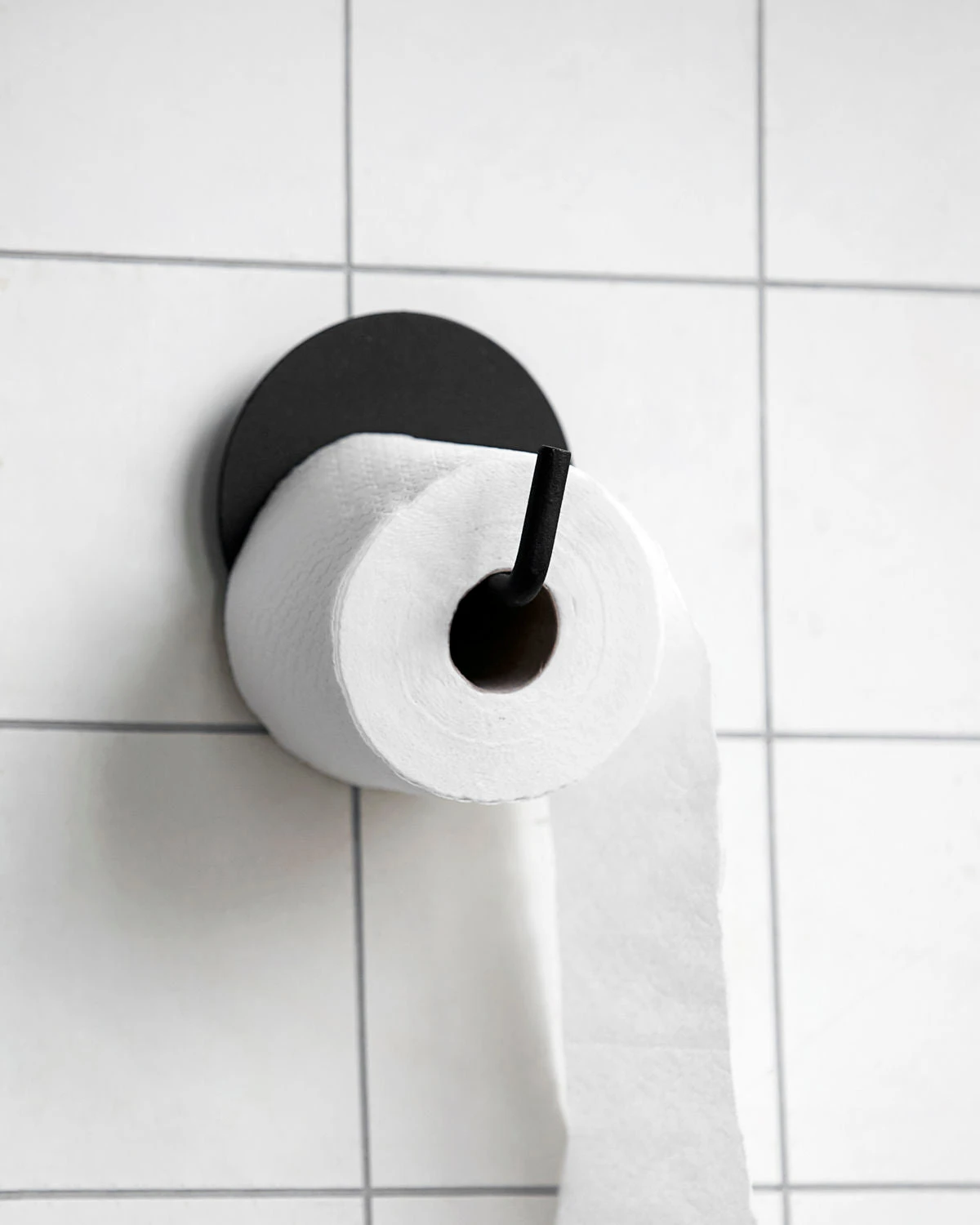 House Doctor Toilet Paper Holder, Text, Black 2 House Doctor Toilet Paper Holder, Text, Black - Image 2